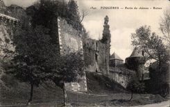 CPA Fougeres Partie du Chateau Ruines