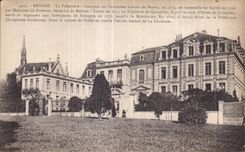 CPA Rennes La Pretecture Construit sur I ancientre maison du Rasoir en 1715 Set immeuble tur habite en 1726 par Monsieu