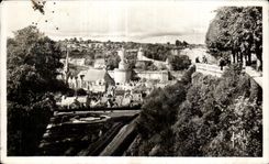 CPA Fougeres (Ille et Villaine) Le jardin public
