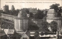 CPA Fougeres Le Chateau Tour Melusine Tour des Gobelins Tour Surienne et Tour Raoul