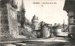CPA Fougeres Une Porte de la Ville