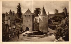 CPA Fougeres (Ille et Vilaine) Entree du Chateau
