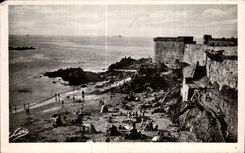 CPA Dimensions Emeraude Malo Saint the old walls and the Bidouone Tower