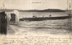 CPA Dimensions Emeraude St Malo the Sea beating the Walls