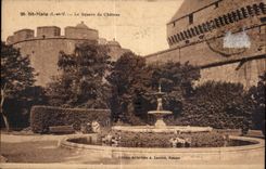 CPA St Malo the Public garden of the Castle