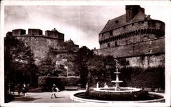 CPA St Malo Le Chateau Tour La Generale et le Grand Donjon