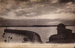 CPA St Malo the Mole a Corner of the Walls by effect of the evening