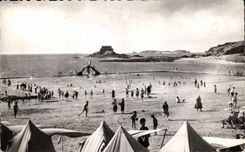 CPA In Brittany Saint Malo Swimming pool and beach of Good Help