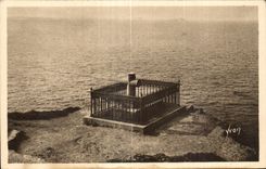 CPA Saint Malo (IIIe-and Unpleasant) Tomb of Chateaubriant to the Large Bey