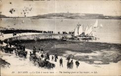 CPA Dinard La Cale a Maree Basse The Landing Place at Law Water