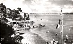 CPA Dinard Cote d Emeraude Promenade du Clair de Lune Embarcadere des Vedettes Vertes