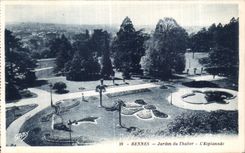 CPA Rennes Jardin du Thabor L Esplanade