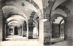 CPA Rennes Les Arcades du Palais de Justice