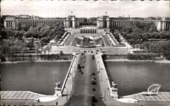 CPA Paris En Ses Merveilles Le Pont D lena et le Palais de Chaillot