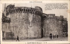CPA Saint Malo (Brittany) the Large Gate Exists on its empiacement current depais XIII Slecle both massive lours