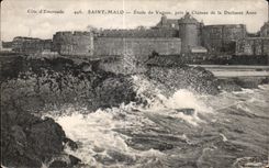 CPA Saint Malo Details of Waves close the Castle of the Duchess Anne