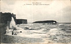 CPA Dimensions Saint Emerald Malo the Vague ones beating the Walls