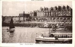 CPA Cote d Emeraude Saint Malo Les Remparts et la Cale de Dinan