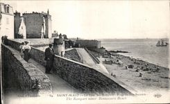 Santo Malo de CPA la vuelta de la playa de las paredes de la buena ayuda la playa de los terraplenes