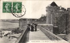 Las paredes de Malo del santo de CPA y el Quic se elevan en Groigue