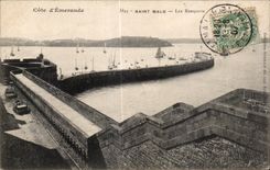 El santo Malo de CPA dimensiona la esmeralda las paredes