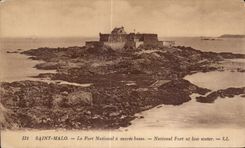 CPA Sant Malo el nacional uno de la fortaleza tiene nacional de la fortaleza de la marea baja en los tocadores bajos