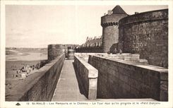 Paredes del St Malo de CPA y el castillo la torre que en grognes y “pequeno el