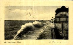 CPA Saint Malo La digue par gros temps
