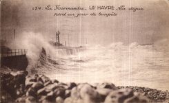 CPA Le Havre Sa digue nord un Jour de tempete