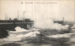 CPA La Havre Effet de Vague a la Nouvelle Jetee