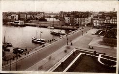 CPA Le Havre Place Place Gambetta et les Bassins