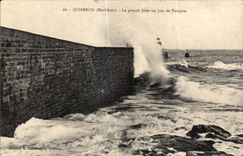 CPA Quiberon (Morbihan) La grande Jetee un jour de Tempete