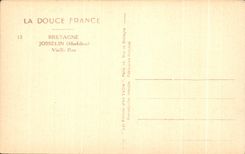 Calle Bretana de la mujer mayor de CPA Josselin