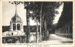 CPA Anne Auray Monument raised in Memoaire of Breton Died For the Fatherland