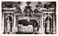CPA Le Yaudet Autel de la Vierge Couchee