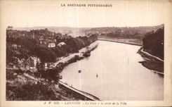 CPA Picturesque Brittany Lannion Le Guer and the exit of the City
