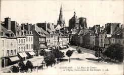 CPA Guingamp La Place du Centre I Eglise Notre Dame de Bon Secours