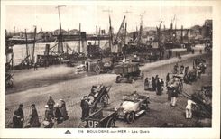 CPA Boulogne on sea the Quays Boats