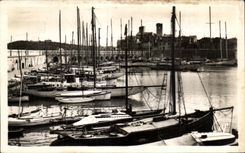 CPA Antibes Le Petit Port Bateaux