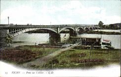 CPA Vichy Bridge on Allier