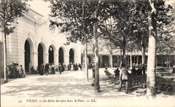 CPA Vichy Le Living room of rest in the Park