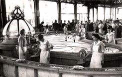 CPA Vichy Allier Queen of the Cities Water Chomel Source