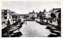 CPA Vichy Nouvelle Places Post office and sight on Town hall