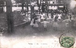 CPA Vichy Ball Children