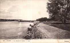 CPA Vichy Les Bords de l Allier