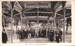 CPA Vichy Source de l Hopital