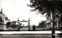 CPA Montlucon Casernes Richemond Militaria