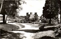 CPA Bourbon l Archambault Le Chateau vu du Parc
