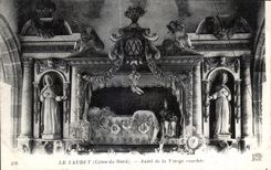 CPA Le Yaudet Autel de la Vierge couchee
