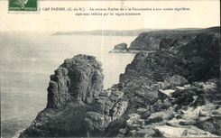 CPA Cape Frehel Le Curieux Rock about Fauconniere has with Regular Bases Saps Without Slackening by the Foaming Wave